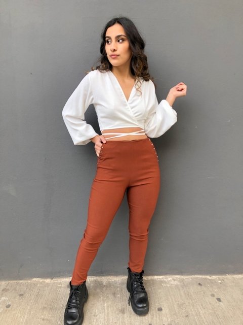PANTALON LEGGING TACHAS MARRON (SIN CAMBIO)