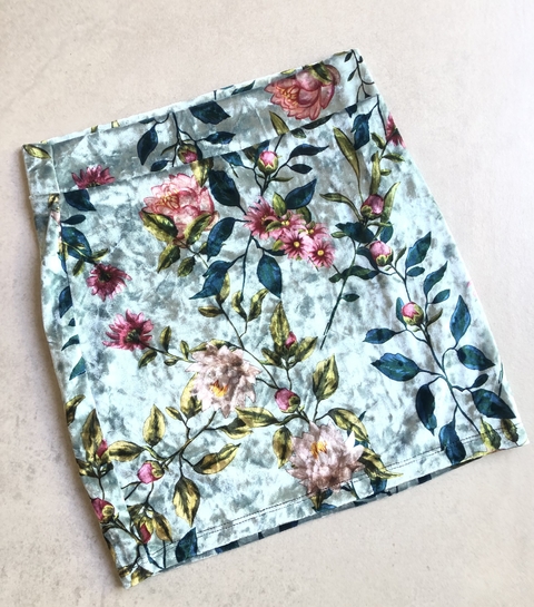 POLLERA VELVET FLORES (sin cambio)