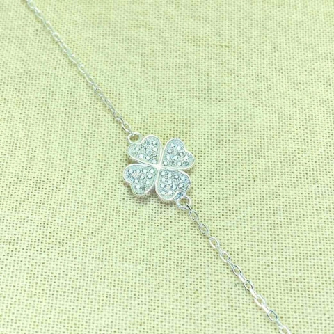 PULSERA CON CUBIC TRÉBOL - comprar online