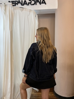 Campera de jean rígida oversize en internet