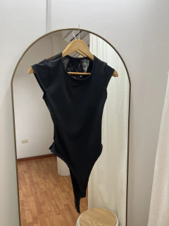 Body con espalda de encaje