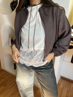 Remera de algodón con encaje en internet