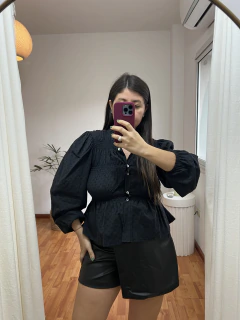 Blusa con botones y elástico - comprar online