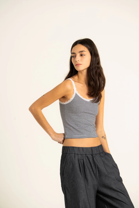 Musculosa Islay on internet