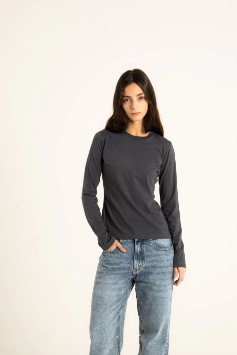 Remera Clasica Manga Larga on internet
