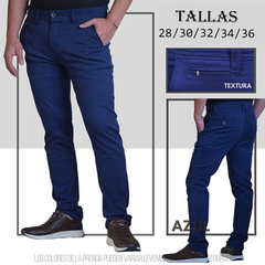 Pantalón licrado de textura galleta en color azul, modelo ajustado, disponible en diferentes tallas.