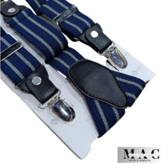 Tirantes azul oscuro con rayas gris, con detalles de cuero y clips metálicos.