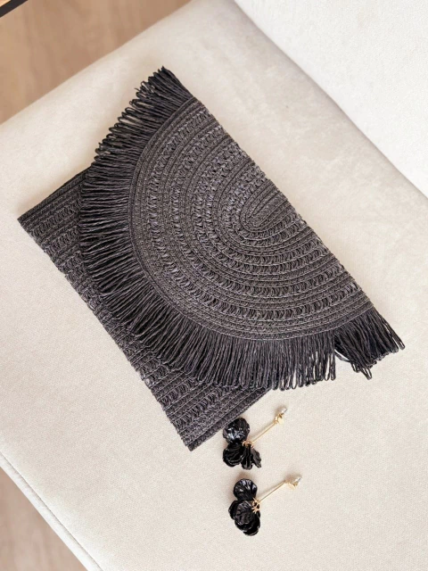 Sobre RUFINA NEGRO - comprar online