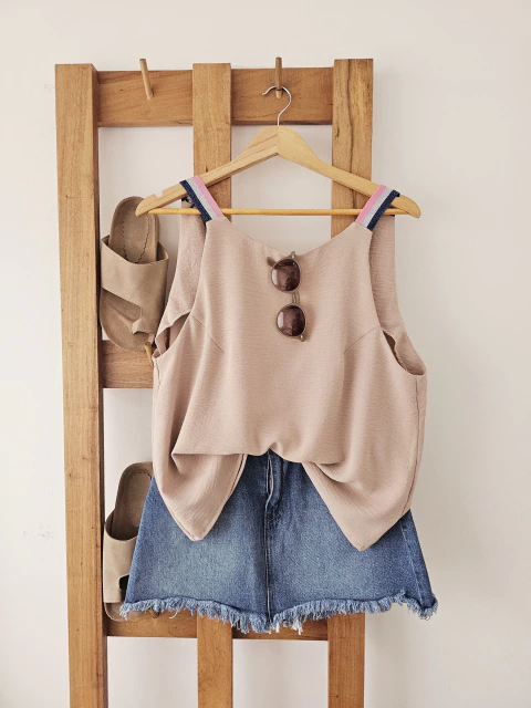 Musculosa FLOR BEIGE - comprar online