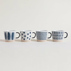 Imagen de Tazas conicas con diseño en azul.
