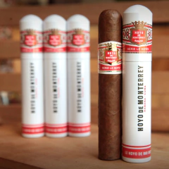 Hoyo de Monterrey Serie Le Hoyo de Rio Seco Tubo - X 3 Unidades petaca cerrada