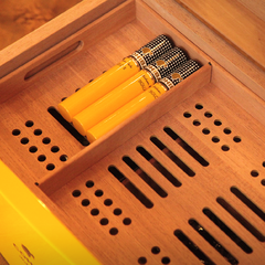 Humidor Cohiba Oficial Cigarte para 60-70 Habanos con tapa de vidrio e Higrómetro Externo - La Casa del Habano