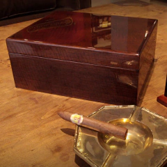 Humidor Cedro y Nogal- Grande - comprar online