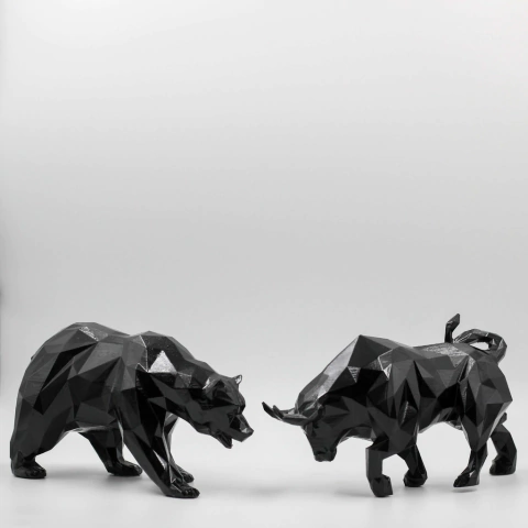 Touro e Urso Ataque I Dupla Escultura - comprar online