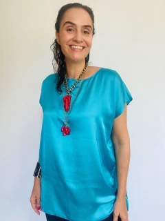 Camiseta Kaftan Cetim Azul Cyan - comprar online