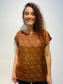 Camiseta Kaftan Cetim Onça - comprar online