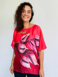 Camiseta Morcego Cetim Antúrio Vermelho - ALESSA