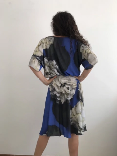 Vestido Curto Morcego Evasê Crepe Hortênsia Azul - loja online