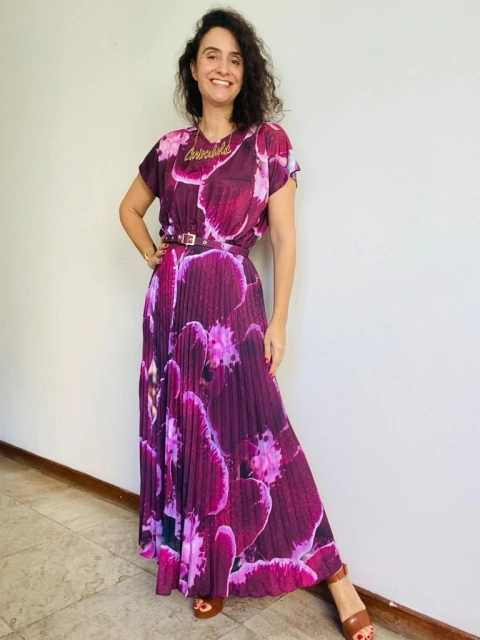 Vestido Kaftan Plissado Longo Orquidea Vinho