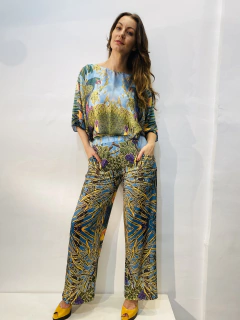 Image of Camiseta Morcego Cetim Arara Verde