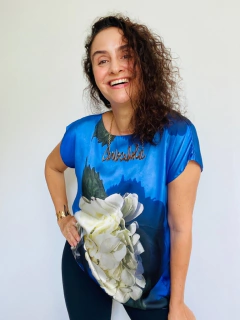 Camiseta Kaftan Cetim Hortênsia Azul - buy online