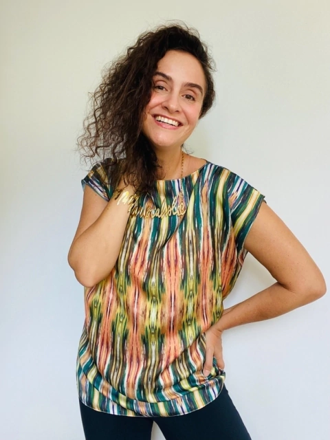 Camiseta Kaftan Cetim Comunhão Listras