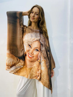 Camiseta Maxi Cetim Alcione Dourada on internet