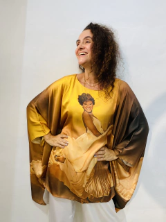 Image of Camiseta Maxi Cetim Alcione Saia Amarela