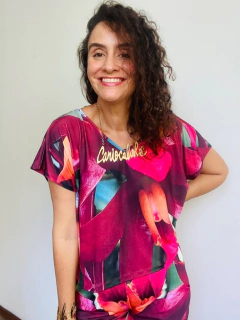 Camiseta Kaftan V Jersey Orquídea Vermelho