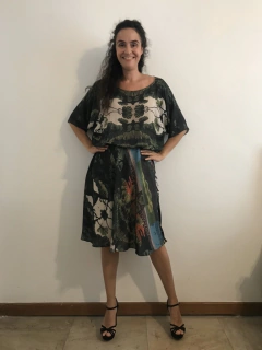 Vestido Morcego Evasê Crepe Floresta