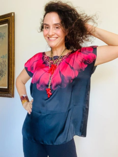 Camiseta Kaftan Cetim Gérbera Preta - loja online