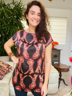 Camiseta Kaftan Cetim Leopardo Preto - loja online