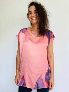 Camiseta Kaftan Cetim Antúrio Rosa - ALESSA