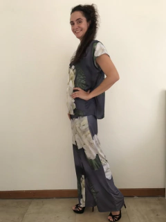 Camiseta Kaftan Cetim Hortênsia Cinza on internet