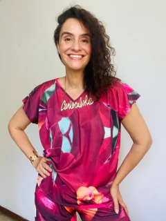 Camiseta Cropped V Jersey Orquídea Vermelho - comprar online