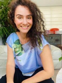 Camiseta Kaftan Cetim Lírio Branco - ALESSA