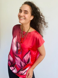 Camiseta Kaftan Cetim Antúrio Vermelho