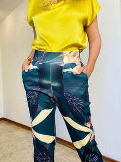 Calça Alfaiataria Neoprene Lirio Oliva - comprar online