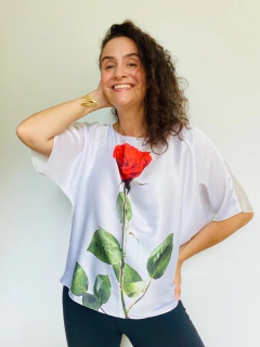 Camiseta Morcego Cetim Rosa Branco