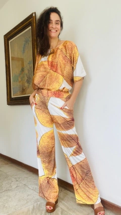 Camiseta Morcego Cetim Folhas Douradas - ALESSA