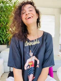 Camiseta Morcego Cetim Mulher Maravilha Preto - online store