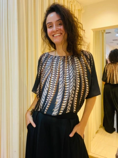 Camiseta Morcego Cropped Cetim Faisão Preto - buy online