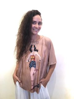 Camiseta Morcego Jersey Mulher Maravilha Nude