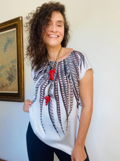 Camiseta Kaftan Cetim Faisão Branco on internet