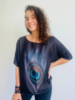 Camiseta Morcego Cetim Pavão Preto na internet