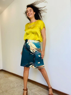 Saia Mini Neoprene Lirio Oliva - comprar online