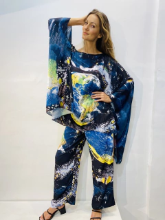 Camiseta Maxi Cetim Mundo - ALESSA