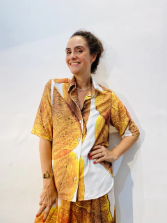 Imagem do Camiseta Social Crepe Folhas Douradas