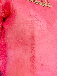 Camiseta Básica Renda Floral Rosa - ALESSA