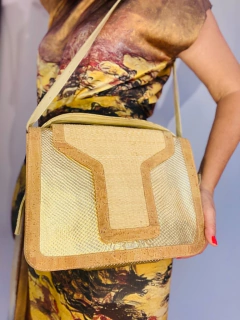 Bolsa Desfile Savana na internet